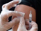 الصحة تكشف موانع تطعيم الالتهاب السحائي عند الأطفال