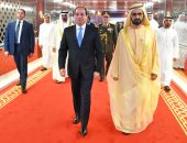 ولى عهد أبو ظبى وحاكم دبى يستقبلان الرئيس السيسي لدى وصوله الإمارات (صور)