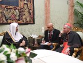 صور.. رئيس وزراء الفاتيكان يلتقى الأمين العام لرابطة العالم الإسلامى ويشيد بجهودها