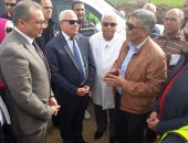 محافظ بورسعيد يتفقد مشروع إنشاء 352 حظيرة و43 عمارة جنوب المحافظة
