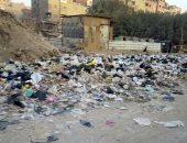 القمامة تغزو شوارع عزبة الخطيب بالجيزة