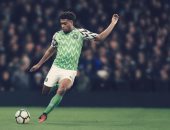 فيديو وصور.. قمصان منتخب نيجيريا لمونديال 2018 تثير جنون "النسور الخضر"