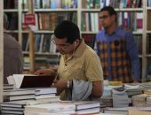 إقبال كثيف من المواطنين على معرض الكتاب فى يومه الـ12
