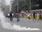 صور.. اشتباكات وشغب ببنجلاديش احتجاجا على سجن زعيمة المعارضة 5 سنوات