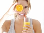 دراسة: تناول عصير البرتقال على معدة خاوية يعطل عمل البكتيريا المفيدة