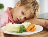 اهتمى بأكل طفلك.. سوء التغذية يسبب فقدان السمع