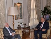 وزير الخارجية يبحث مع عزام الأحمد تطورات ملف المصالحة الفلسطينية