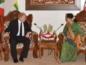 صور.. وزير الخارجية البريطانى يناقش أزمة الروهينجا مع زعيمة ميانمار