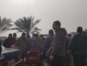 صور... توقف حركة المرور بسبب حادث تصادم سيارتين بمحور صفط اللبن