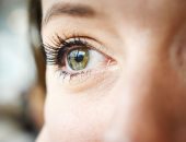 خبراء يربطون بين عدوى كورونا وأعراض تظهر على العين