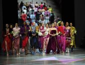 صور.. الشقيقتان جيجى وبيلا حديد فى عرض أزياء بأسبوع الموضة فى نيويورك