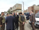 صور .. مدير أمن الفيوم يتفقد التمركزات الأمنية بالطرق السريعة