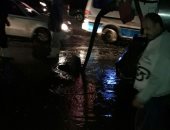 صور.. القاهرة للصرف تنشر سيارات شفط لسحب مياه الأمطار من المحاور الرئيسية