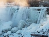 شلالات نياجرا تتجمد بسبب موجه العاصفة الثلجية بأمريكا