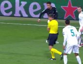 فيديو.. صاروخية نيمار تصيب حكم مباراة ريال مدريد وسان جيرمان