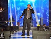 صور .. العسيلى ودينا يشعلان ثانى فقرات عيد الحب بمدينة نصر