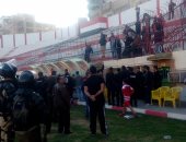 شاهد.. الأمن يفض اشتباكات لاعبى كفر الشيخ وجمهوره بعد هزيمة البلدية