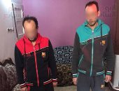 ضبط شقيقين أثناء بيعهما تمثالا فرعونيا و50 عملة برونزية بسوبر ماركت بسوهاج