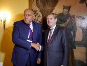وزير الخارجية يلتقى مفوض الاتحاد الأوروبى لسياسة الجوار فى ميونخ