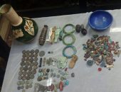 الداخلية تضبط شخصا بالمنيا بحوزته 101 قطعة أثرية قبل تهريبها