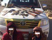 الداخلية تضبط شقيقين بالضبعة بحوزتهما مخدرات وأسلحة