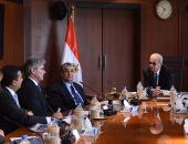 بدء لقاء شريف إسماعيل برئيس شركة سيمنز العالمية والوفد المرافق له 