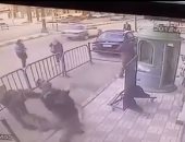 فيديو.. أمين شرطة ينقذ طفلا عقب سقوطه من "بلكونة" منزله فى أسيوط