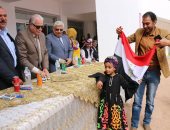 صور.. محافظ جنوب سيناء يشهد الأنشطة المدرسية بدهب تشجيعًا للمواهب
