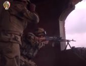 فيديو .. لقطات حية لتبادل إطلاق نيران مع عنصر إرهابى بشمال سيناء 