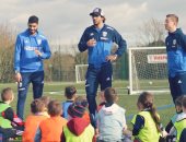 صور.. حجازى وعلى جبر فى مران ترفيهى مع أطفال وست بروميتش