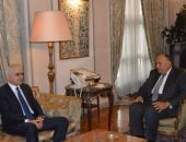 سامح شكرى يبحث مع وزير اقتصاد أذربيجان الفرص الاستثمارية الواعدة فى مصر