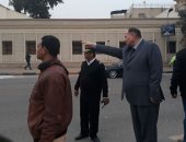 صور.. مدير أمن الجيزة يشرف على حملة لتسيير الحركة المرورية بميدان النهضة