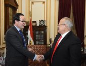 رئيس جامعة القاهرة يلتقى سفير فرنسا لبحث التعاون مع الجامعات الفرنسية