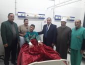 رئيس جامعة الأزهر يطمئن على صحة الطلاب بمستشفى الطلبة الجامعى