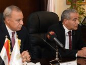 وزير التموين ومحافظ قنا يشهدان توقيع عقد لإقامة أسواق كبرى بالمحافظة