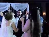 فيديو.. "يا سيد العرسان ادلع".. أشقاء يحتفلون بزواج شقيقتهم بأغنية خصوصى