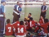 شاهد.. "المعلم" حسن شحاتة يعطى تعليمات للاعبى الشرقية فى التسعينيات