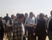 صور.. وزير الآثار يصل المنيا للإعلان عن الكشف الأثرى الجديد