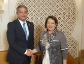 وزير الرياضة يلتقى سفيرة مصر بالبحرين