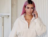 ملكة التحول كيم كاردشيان.. تغير شعرها للوردى بعد ساعات من ظهورها بالأشقر
