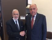 شكرى لنظيره الليبى: قلقون من مساعى أطراف خارجية إمداد المتطرفين بالسلاح