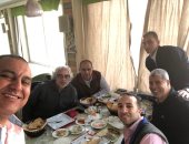 أحمد ناجى ينشر صور عزومة غداء تجمعه مع شوبير وأسامة نبيه بالأهلى