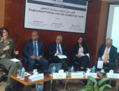 عبلة عبد اللطيف: النظام التعليمى الحالى يشجع على التعلق بالوظائف الحكومية