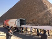 بدء عملية نقل مركب خوفو الأولى من الأهرامات لمقرها النهائى بالمتحف الكبير