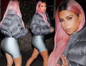 صور.. كيم كاردشيان مش الأولى.. نجمات خطفت الأضواء بالشعر الـpink 
