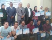 عروض فنية متنوعة على مسرح كلية الآداب بجامعة أسوان