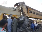 صور.. مصدر أمنى: لا وفيات فى حادث انقلاب قطار المرازيق