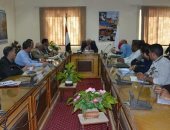 محافظ الوادى الجديد يوجه بسرعة الانتهاء من مشروع سترة بالمحافظة