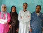 صور.. 15 شخصا يعيشون فى غرفتين على الأرض بالتناوب ويبحثون عن علاج ومأوى بسوهاج