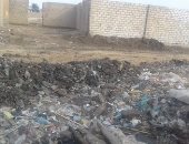اضبط مخالفة.. القمامة والمياه الجوفية يحاصران قرية غياضة ببنى سويف